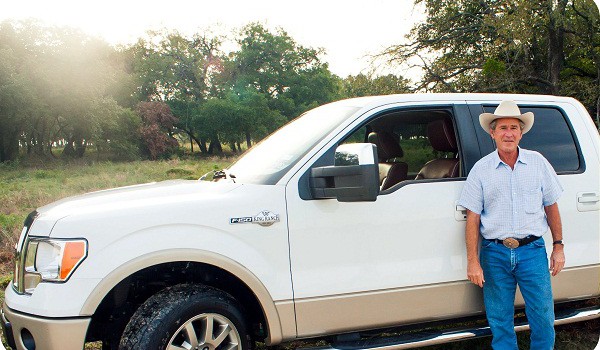 El expresidente estadunidense, George W. Bush, subastó su camioneta Ford F-150 King Ranch 2009